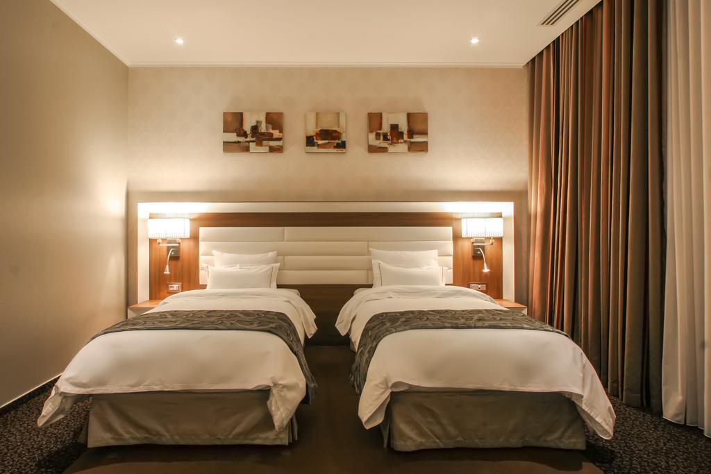 Premier Palace Spa Hotel Bucharest Luaran gambar A room at the hotel