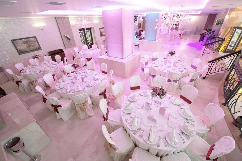 Premier Palace Spa Hotel Bucharest Luaran gambar The interior of the restaurant