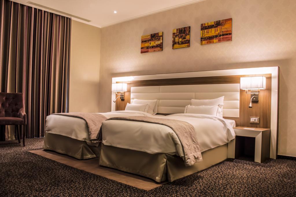 Premier Palace Spa Hotel Bucharest Luaran gambar A room at the hotel