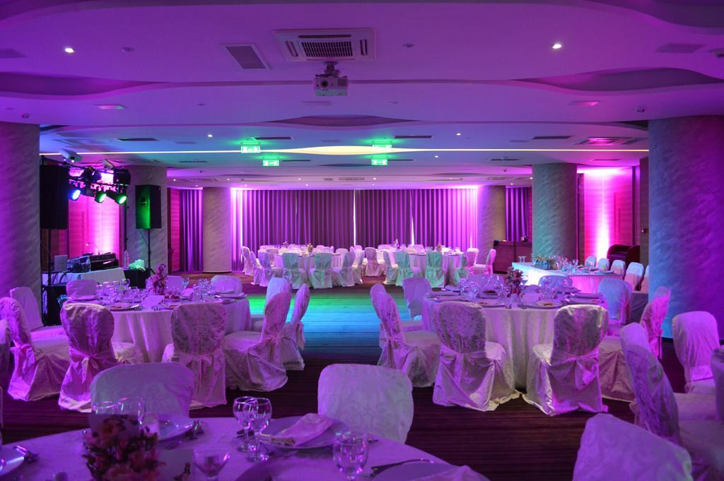 Premier Palace Spa Hotel Bucharest Luaran gambar A wedding reception